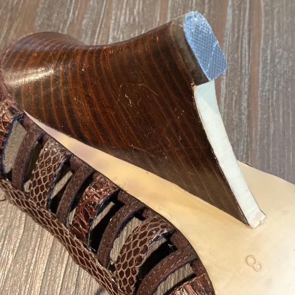 Seychelles, ladies shoes, brown leather upper in size 8. - Picture 7 of 9